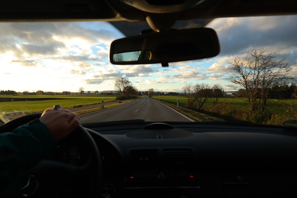 Comment bien nettoyer son pare-brise de voiture ?